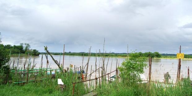 La pêche est aussi pratiquée depuis de petites embarcations, Cantenac 