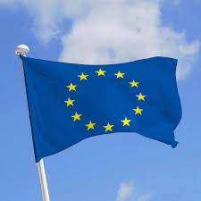 drapeau européen dans le ciel