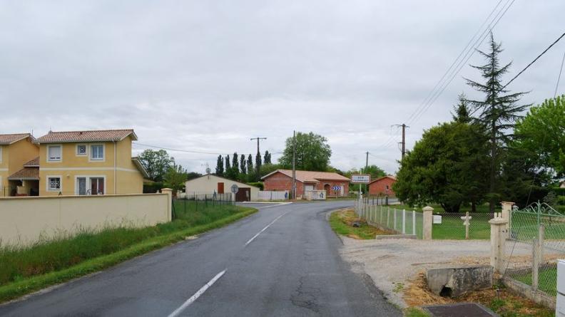 Urbanisation lâche et architecture banalisante au nord de Lesparre-Médoc