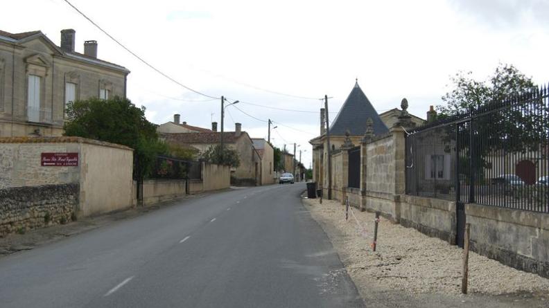 Les cœurs de villages sont souvent bien constitués, mais n'offrent qu'un espace public médiocre - Saint-Estèphe