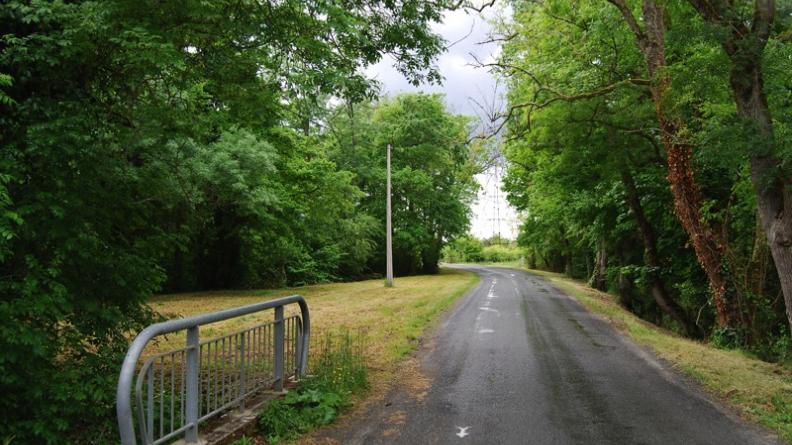 Le franchissement de la rivière n'est pas mis en valeur - Moulis-en-Médoc