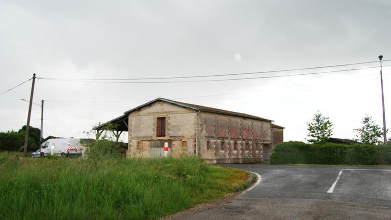 Bâtisse agricole ancienne, implantée en bordure de la D209 - Ludon-Médoc