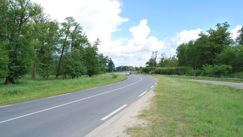 Cette coupure d'urbanisation marque une étape nette dans la sortie de l'agglomération bordelaise - Ludon-Médoc