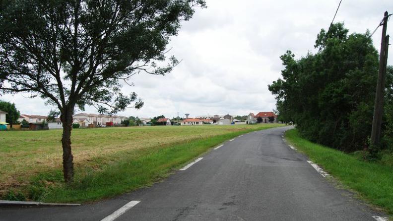 La forme assez compacte du bourg d'Ambès est contredite par certaines opérations récentes - Ambès