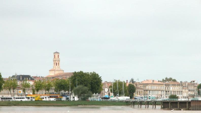 L'église de Pauillac permet d'identifier la silhouette de la ville