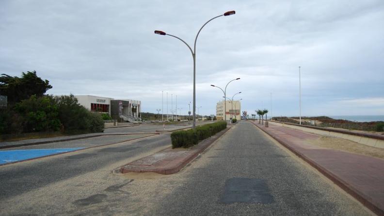 Le sud du front de mer présente un visage moderne, hérité des années 1960 et 1970 - Soulac-sur-Mer
