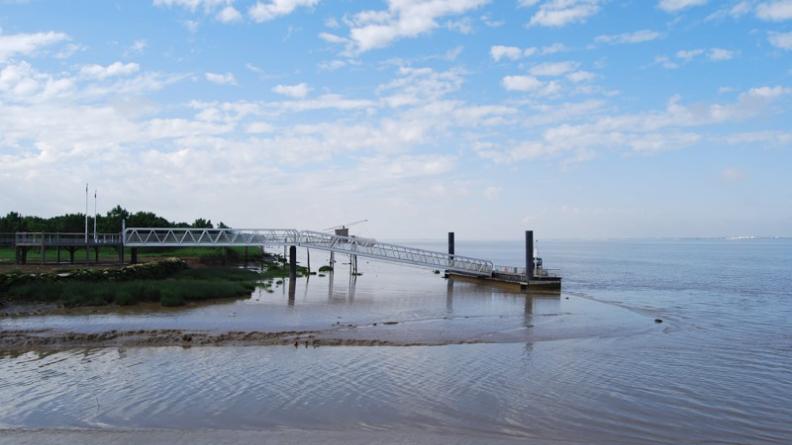 Ponton au port des Callonges - Saint-Ciers-sur-Gironde