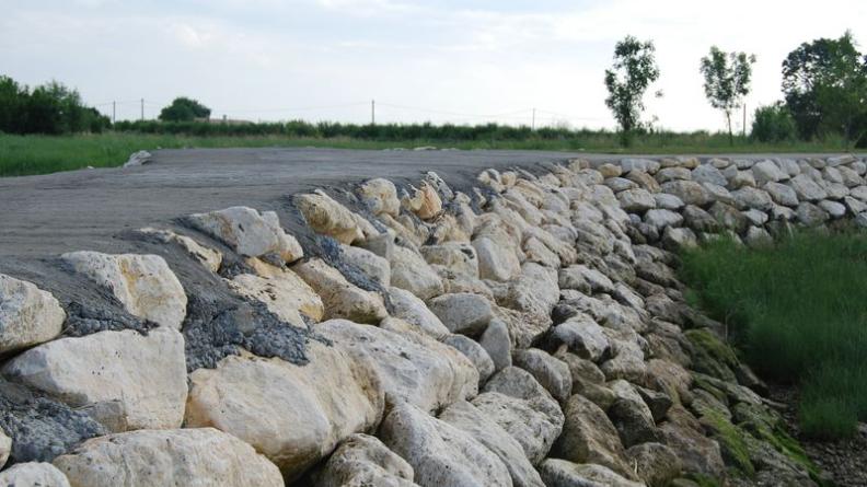 Des protections peu soignées dévalorisent le paysage - Saint-Ciers-sur-Gironde