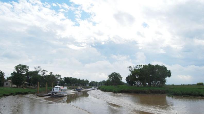 Le port de Vitrezay s'immisce dans l'embouchure du canal de la Comtesse - Saint-Ciers-sur-Gironde