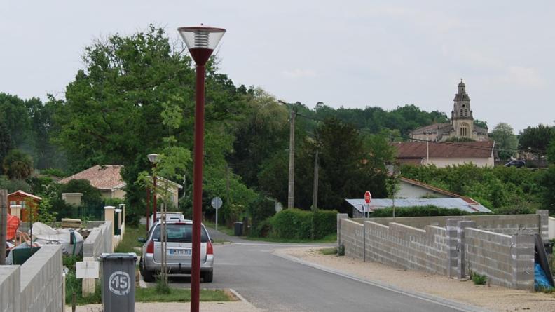 Baron aujourd'hui, un lotissement a récemment remplacé les prairies qui entouraient le village.