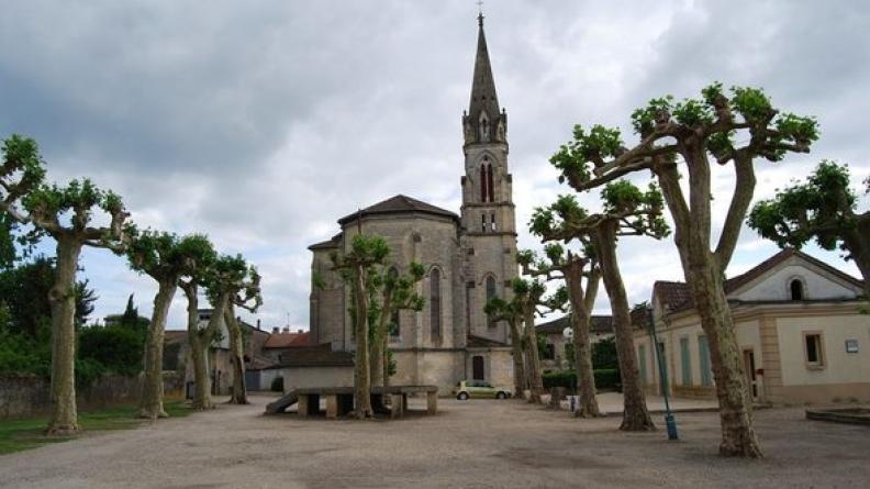 Le traitement du mail pourrait valoriser l'église - Castets-en-Dorthe