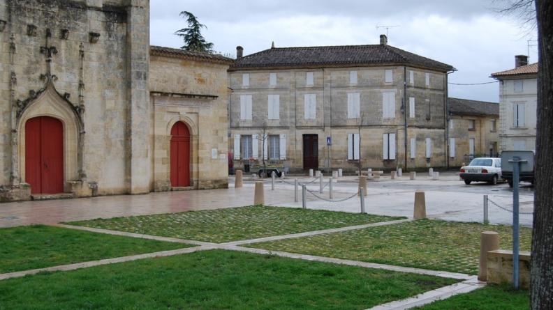 Valorisation du parvis de l'église de Sainte-Terre.