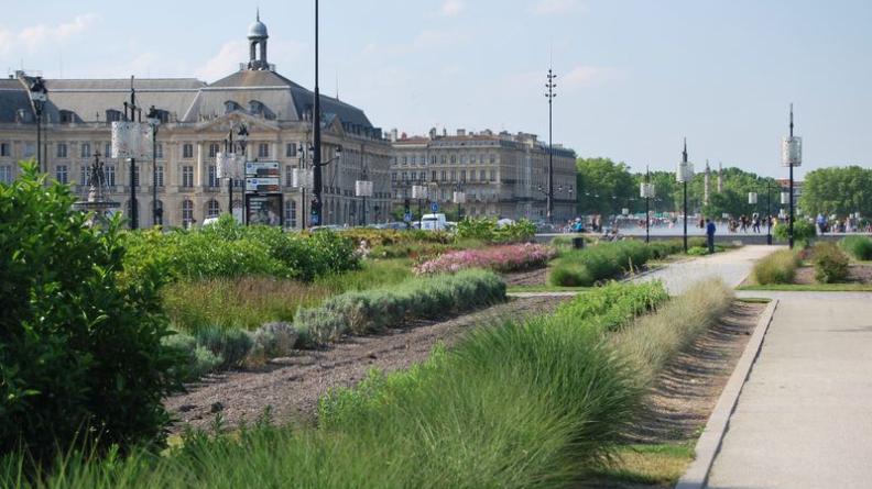 Les façades sont mises en valeur par les aménagements