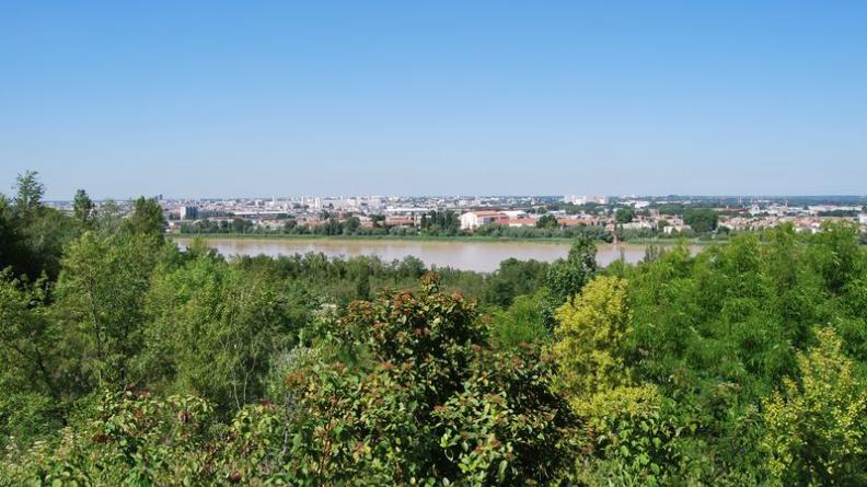 Bordeaux vue depuis le parc de l'Ermitage, à Lormont