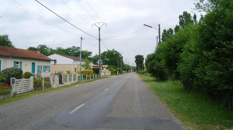 Succession de pavillons au sud de Villandraut