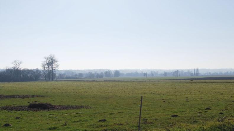 Le fond de vallée extrêmement plat au Puy