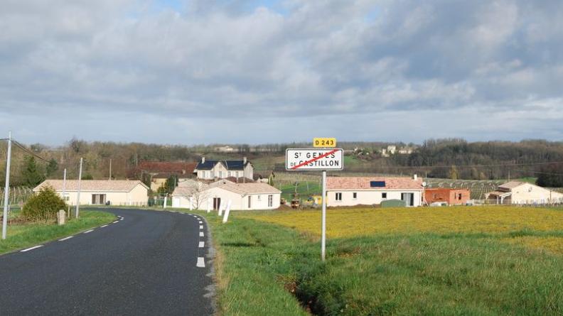 L'habitat pavillonnaire banal implanté hors des villages a une incidence négative sur les paysages - Saint-Genès-de-Castillon