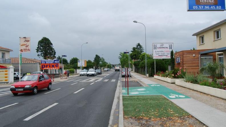 L’urbanisation s’étire vers le sud au fil de la RD1113