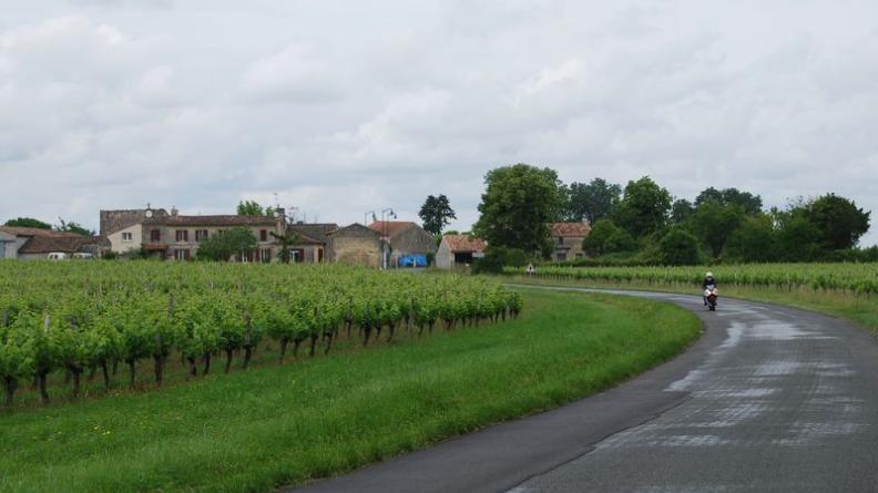 Une entrée de village préservée - Virsac
