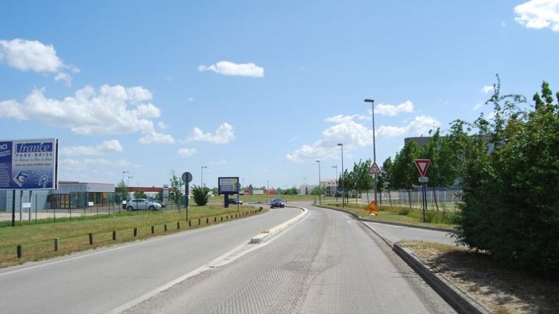 Une voirie ample dessert la zone d'activités des Dagueys - Libourne