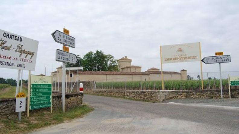 La prolifération des panneaux ne valorise pas le château - Bommes