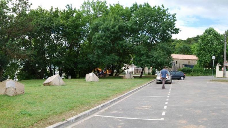 L'aménagement du site de Vitescale laisse trop de place au stationnement - Gauriac