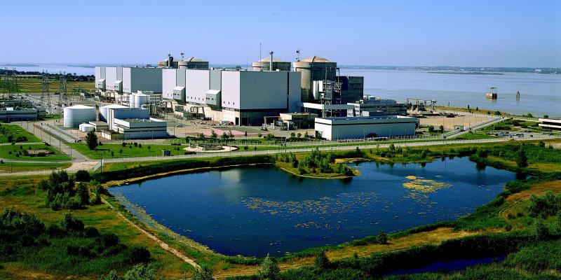 Centrale du Blayais au bord de l'Estuaire de la Gironde