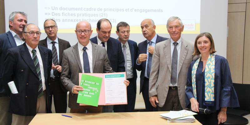 Signature de la charte des espaces naturels, agricoles, forestiers et urbanisés de la Gironde