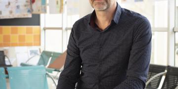 portrait de cédric rousseau