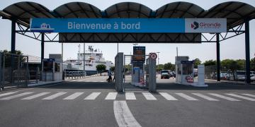 Embarquement des bacs de Gironde