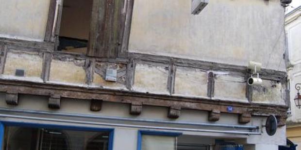 L'abandon des bâtiments entraîne une dégradation rapide de ce patrimoine précieux - Sainte-Foy-la-Grande