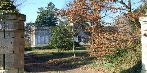 Château Gombaud entouré de son parc boisé - Saint-André-de-Cubzac 