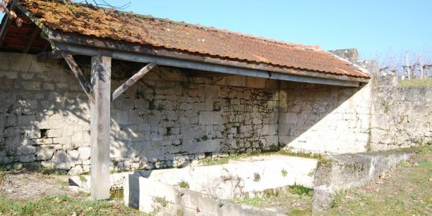 Ce lavoir bien conservé gagnerait à être valorisé - Prignac-et-Marcamps 