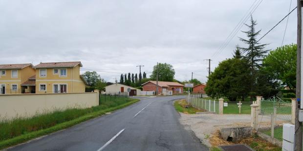 Urbanisation lâche et architecture banalisante au nord de Lesparre-Médoc
