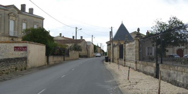 Les cœurs de villages sont souvent bien constitués, mais n'offrent qu'un espace public médiocre - Saint-Estèphe