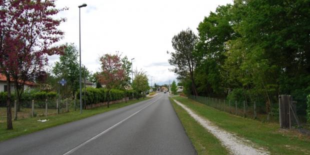 Extension pavillonnaire de Saint-Laurent-de-Médoc vers le sud, au fil de la RD1E8 