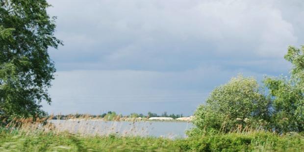 Les vastes étangs résultant de l'exploitation du sol ne s'inscrivent pas encore dans le paysage des marais - Blanquefort