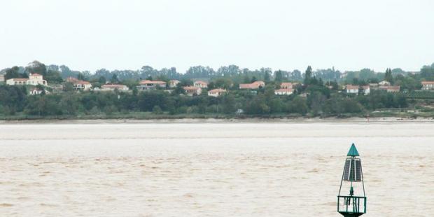 Les bouées signalent l'emplacement du chenal