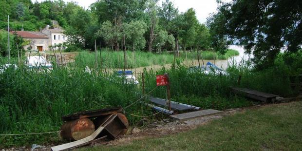 Les ports dessinent de petits espaces intimes et agréables - Villeneuve 