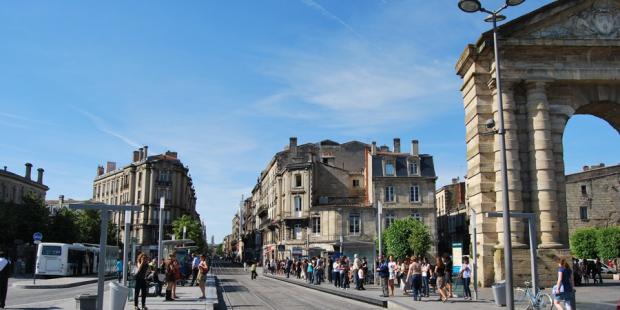 La mise en place du réseau de tramway a été l'occasion d'un réaménagement pour les espaces publics - Bordeaux