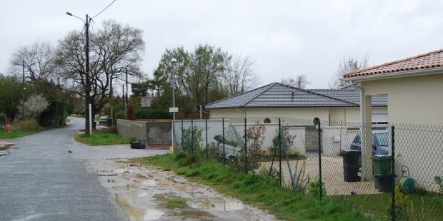 L'urbanisation diffuse n'offre pas d'espaces publics de qualité, Artigues-près-Bordeaux