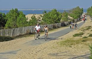 Des cycliste sur la véloroute, Vélodyssée
