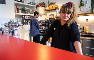 café pompier portrait