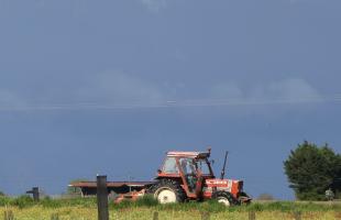Tracteur à Castets-et-Castillon