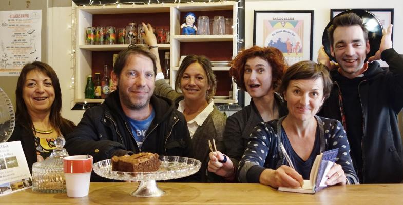 équipe de la petite populaire