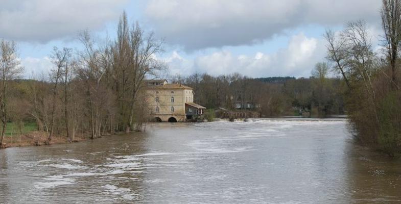 Les moulins et autres bâtiments liés à la rivière forment un patrimoine précieux - Saint-Seurin-sur-l'Isle