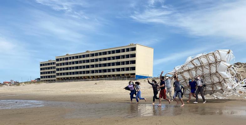 Lâcher de structure géante au collège Georges Mandel de Soulac