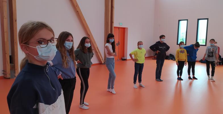 Acting and singing in English