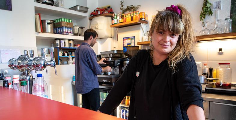 café pompier portrait