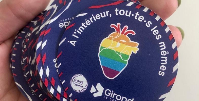 À l'intérieur, tou.te.s les mêmes